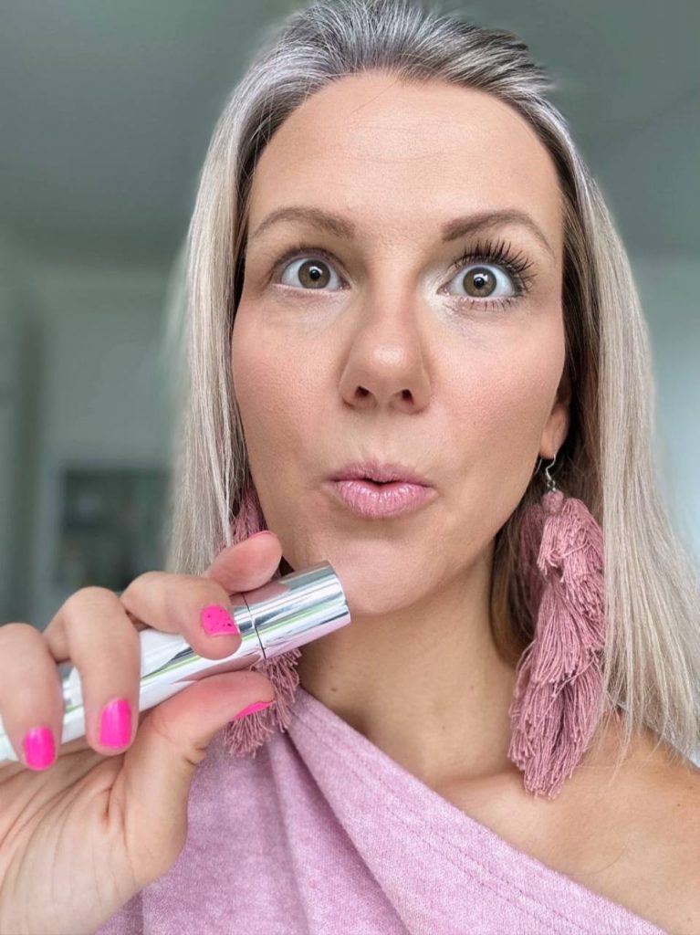 photo un oeil maquillé mascara Younique Quadra